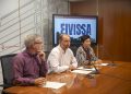 El conseller de Gestión Ambiental y Sostenibilidad, Ignacio José Andrés Roselló; Susana Malón (der.), de la empresa Lumínica Ambiental SL, encargada de la redacción técnica del reglamento, y David Galadí, doctor en Astrofísica y profesor de la Universidad de Córdoba (izq.). Imagen: Consell